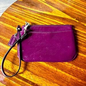 Coach Patent Leather Gloss Wristlet Purse Clutch Bag Cranberry Deep Pink Color